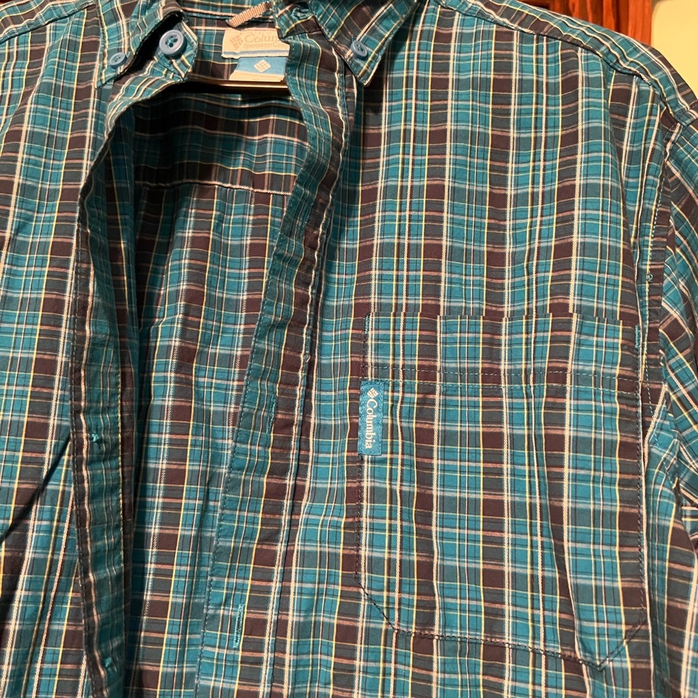 Columbia Button up - Picture 3 of 5
